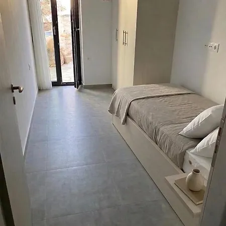 Ferienhaus Modern Coastal Retreat In The Heart Of Syros